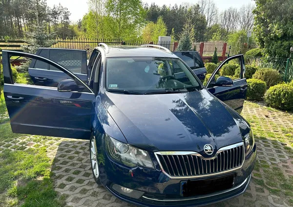 skoda superb sochaczew Skoda Superb cena 40500 przebieg: 300000, rok produkcji 2015 z Sochaczew